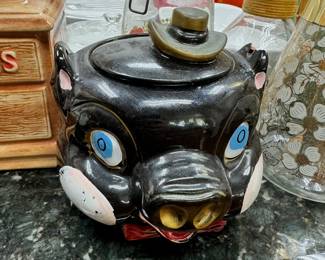 Pig cookie jar