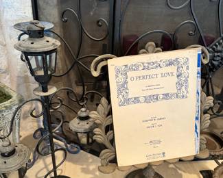 Knick knacks and decor items