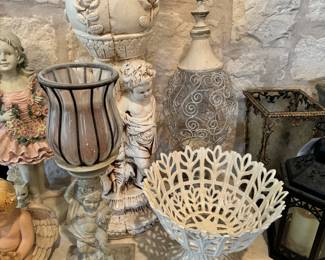 Knick knacks and decor items