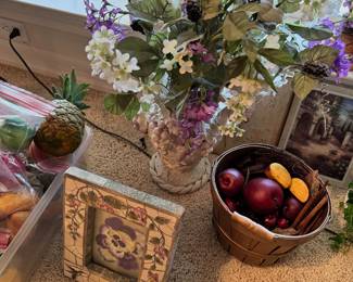 Knick knacks and decor items