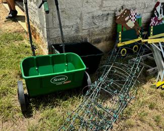 Seeder, Christmas Decor