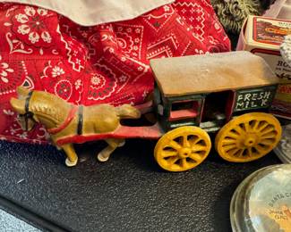 Knick knacks and decor items