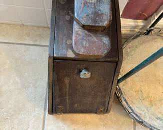 Shoe polish box