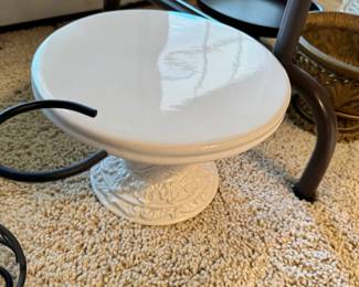 Cake stand