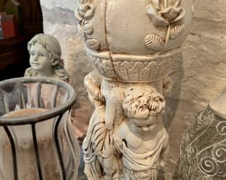 Knick knacks and decor items