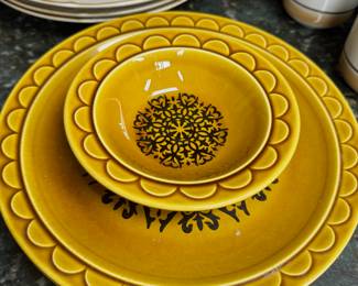 Castilian Dinnerware