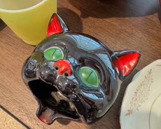 Vintage ceramic cat ashtray