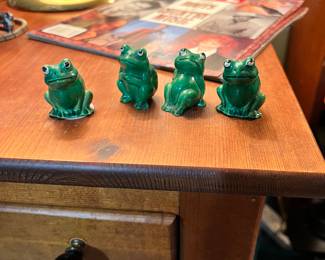 Froggies