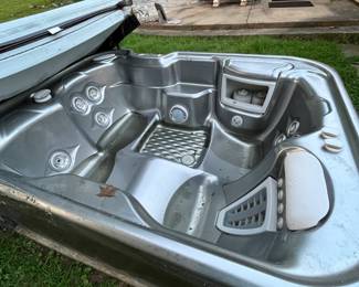 Hot Spring Jetsetter Hot Tub. Originally purchased in 2015 for $7,200.00. Priced at $2,996.00 now!!