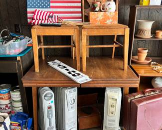 Cool vintage table and chairs. Made right here in SGF in the 50’s.