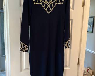 At. John’s Saks 5th Avenue Size 6