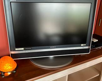 Sony TV 26" KDL-V26XBR1
