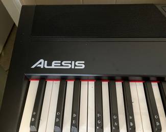 1#3 - Alesis Electric Piano Recital Pro
