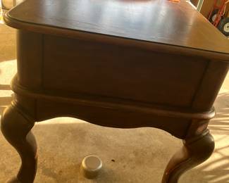 #$68 EACH	2 Side Tables 27Wx25Dx26H
69 - 