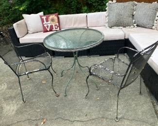 #60 -$90 	Aluminium bistrot set 3 pieces 
