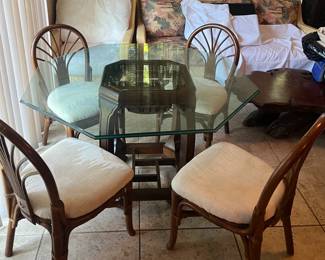Octagon glass table w 4 chairs
