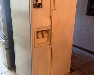 Whirlpool garage fridge/freezer