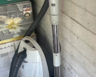 Kenmore Progressive Vacuum 