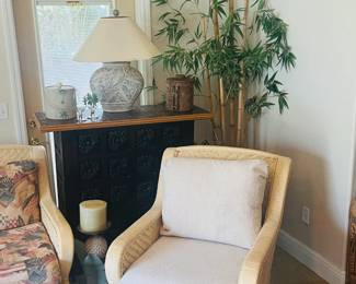 pair of wicker chairs 29.5"