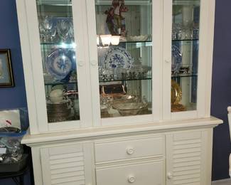 Broyhill China Hutch 