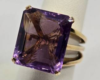 Amethyst Gold Ring