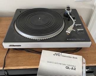JVC Turntable QL-A2