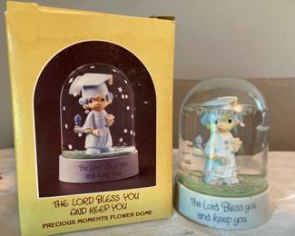 Precious Moments Flower Water Dome
