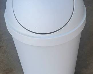 Sterlite Bathroom Trash Bin
