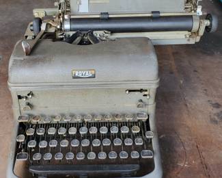 Vintage Royal Typewriter 
