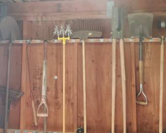 Lot of Lot of Garden/Lawn Tools
