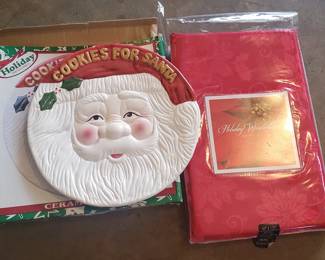 Holiday Cookie Plate and 60"x120" Oblong Tablecloth
