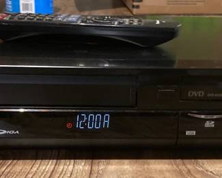 Panasonic DVD/VHS Player w/Remote DMV-EZ48V
