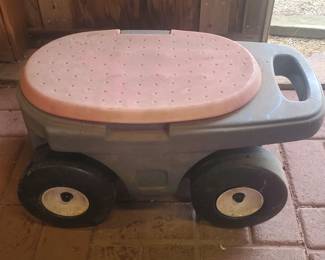 Small Garden Cart/Seat
