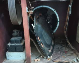 Circa 1948 -RCA Victor Crestwood Victrola Record Player - Model 612V4