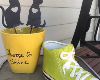 Assortment of Garden Art/Decor