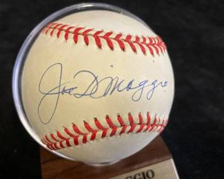 Joe DiMaggio Signed Baseball With Certificate Of Authenticity