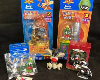 Looney Tunes Pez Dispenser Russel Stover Collectible Tin Hallmark Ornament