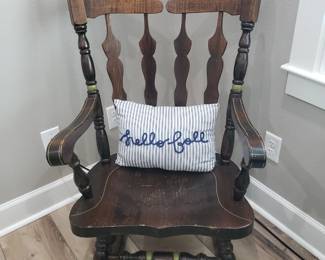 ROCKING CHAIR