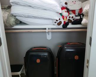 LUGGAGE AND LINENS