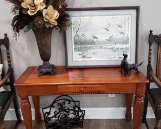 CONSOLE TABLE AND DECOR