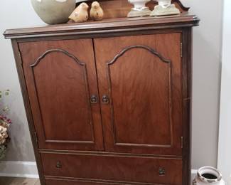 ANTIQUE CHEST