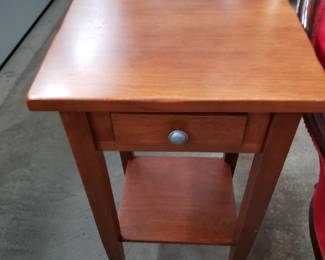 SIDE TABLE WITH DRAWER
