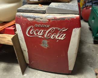 Vintage Coca Cola Top Load Cooler Refrigerator, Refrigeration Works and Its nice and Cold