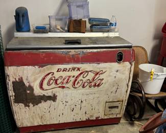 Vintage Coca Cola Top Load Cooler Refrigerator, Refrigeration Works and Its nice and Cold