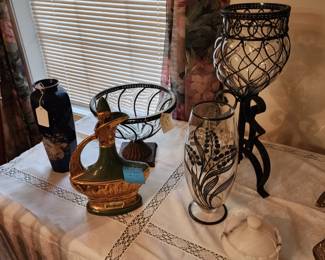 Lots of decorating items