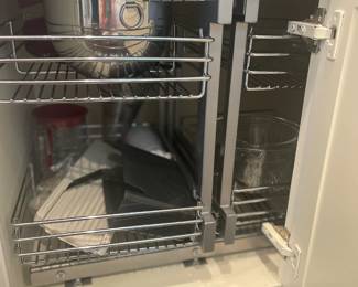 Metal mixing bowl set