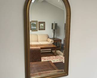 Pretty arched mirror.
