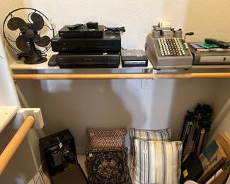 2 Blue Ray players, VCR, DVD players, vintage movie projectors
