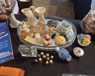 Beleek, Cameos, pins, thimbles