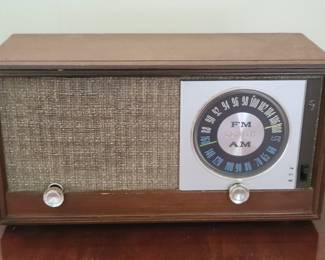 Zenith AM/FM radio